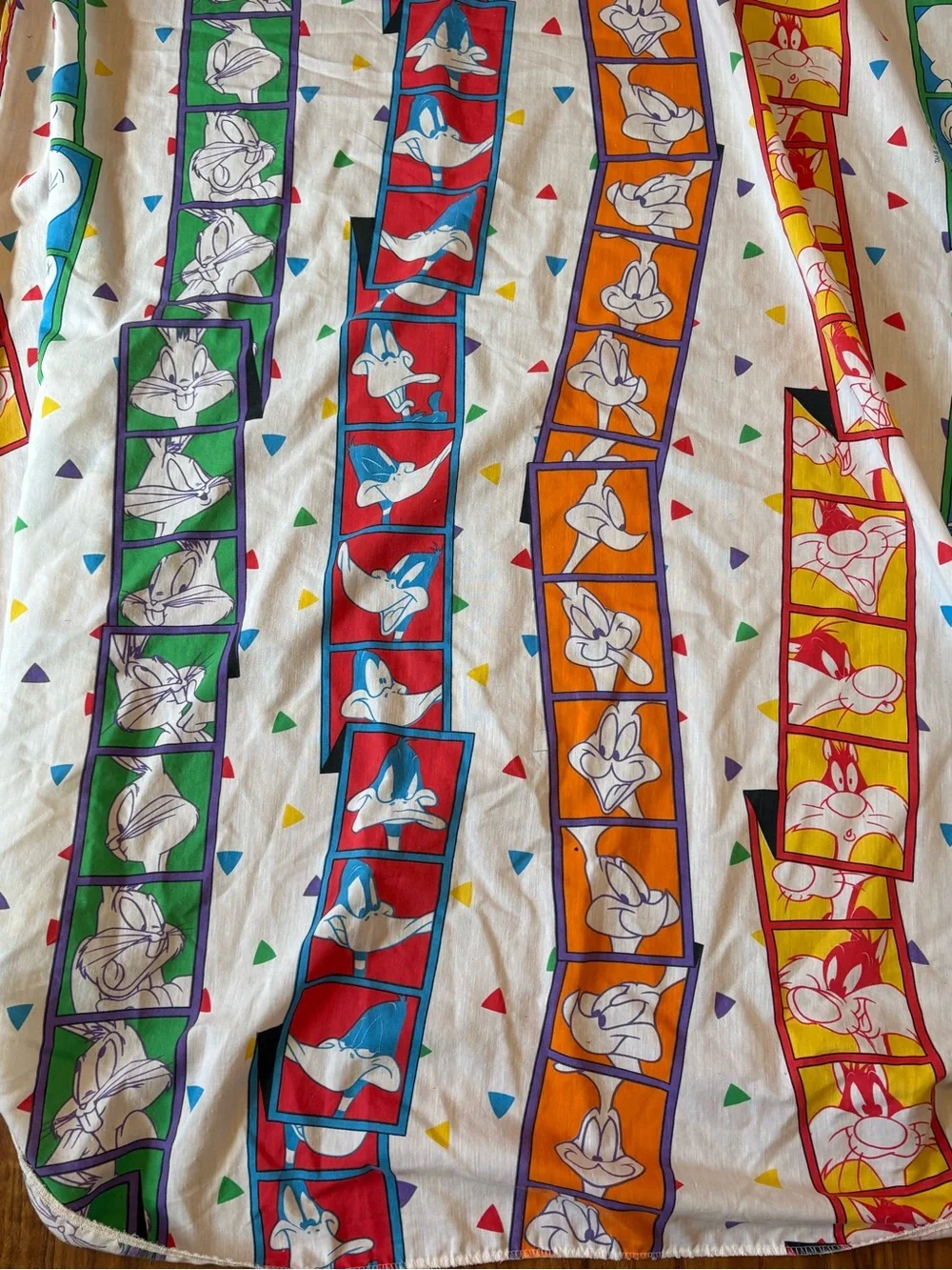 Vintage 1993 Looney Tunes. Y2K Color Block Fitted Twin Bed Sheet